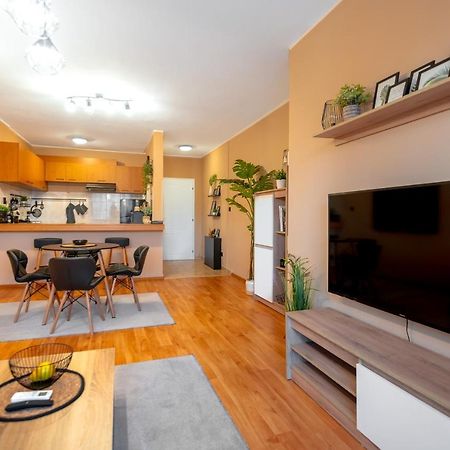 Cosy Green Apt Close To Macedonia Square 소피아 외부 사진