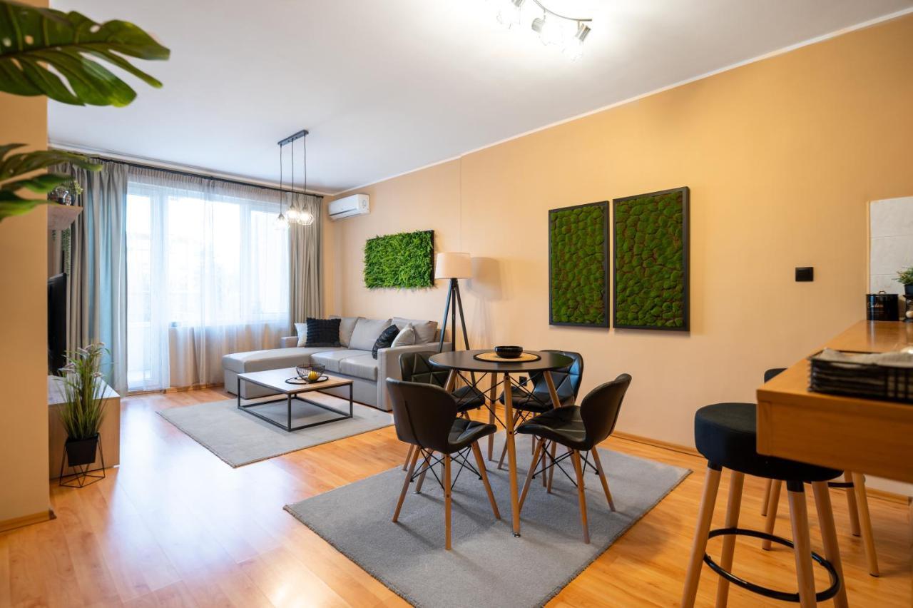 Cosy Green Apt Close To Macedonia Square 소피아 외부 사진