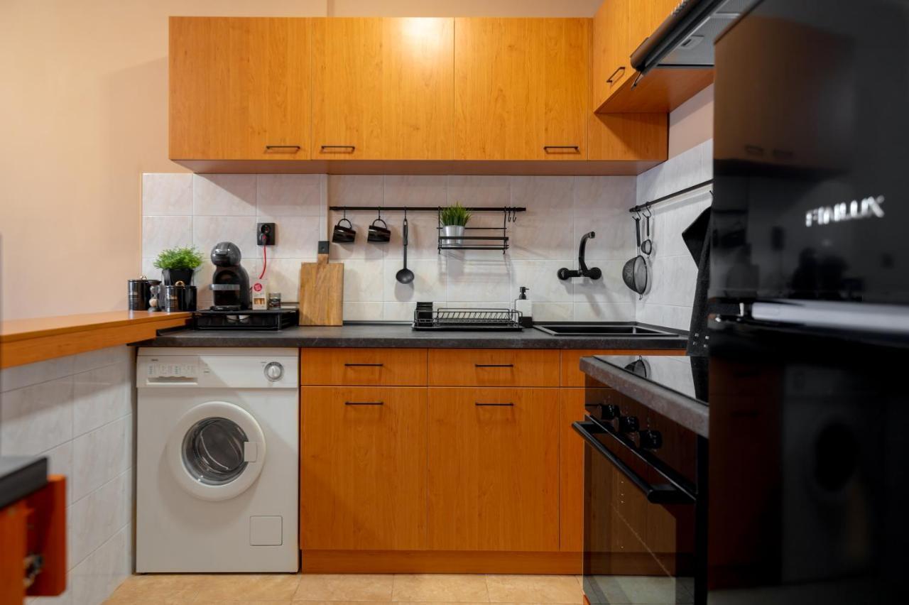 Cosy Green Apt Close To Macedonia Square 소피아 외부 사진