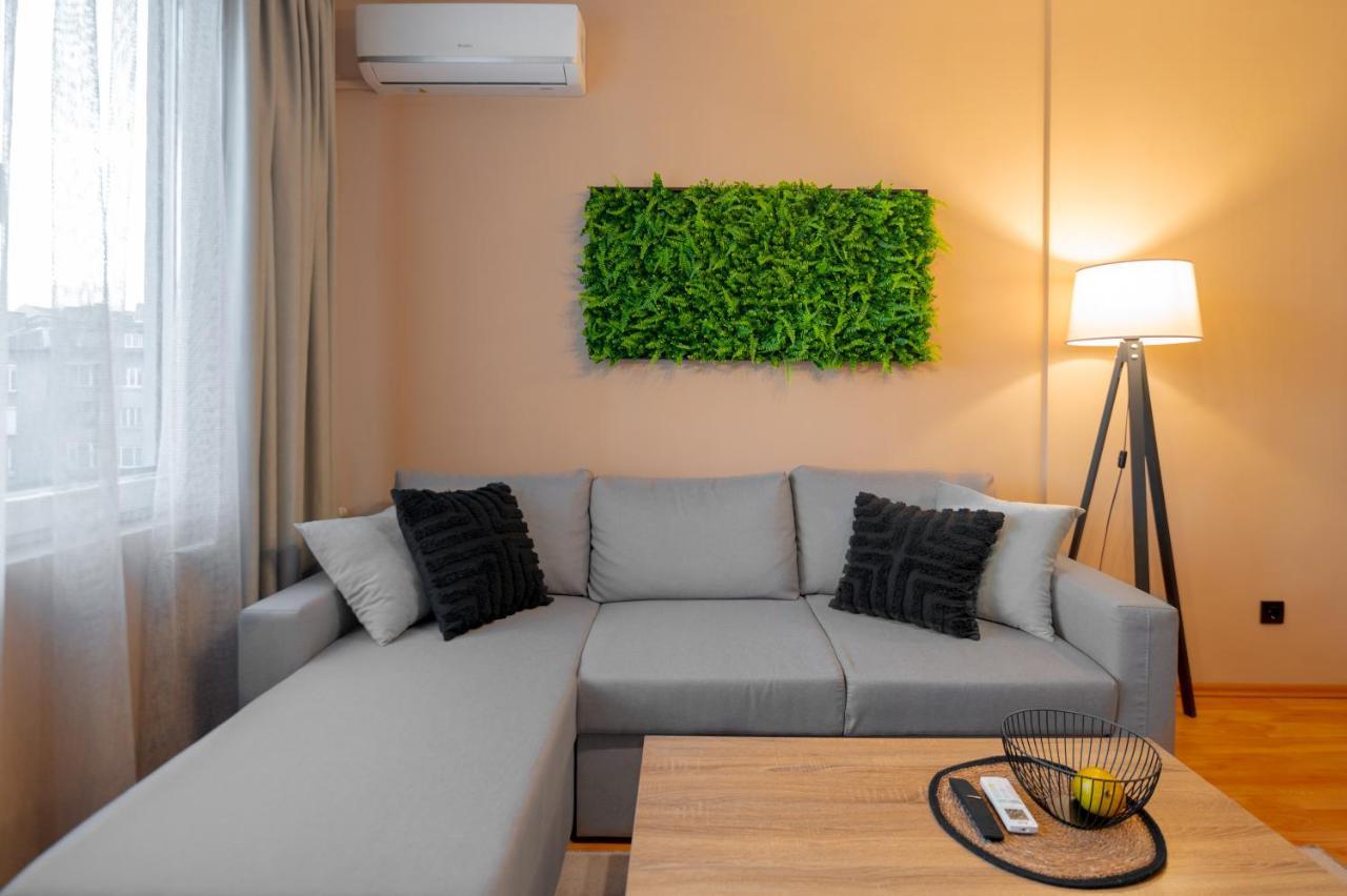 Cosy Green Apt Close To Macedonia Square 소피아 외부 사진