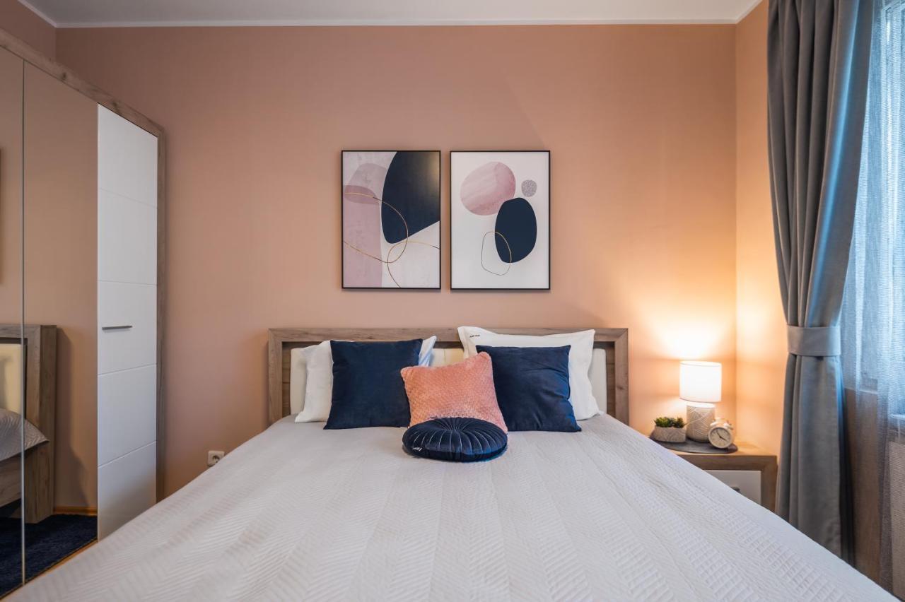 Cosy Green Apt Close To Macedonia Square 소피아 외부 사진