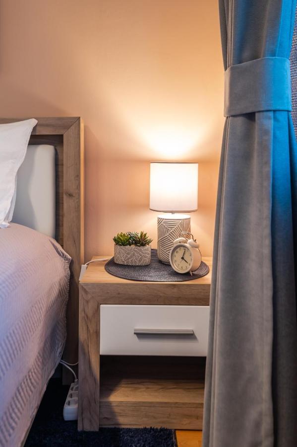 Cosy Green Apt Close To Macedonia Square 소피아 외부 사진
