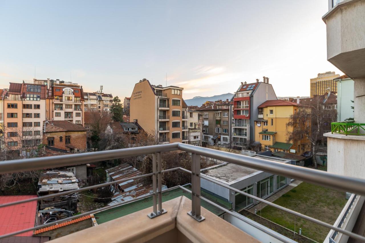 Cosy Green Apt Close To Macedonia Square 소피아 외부 사진