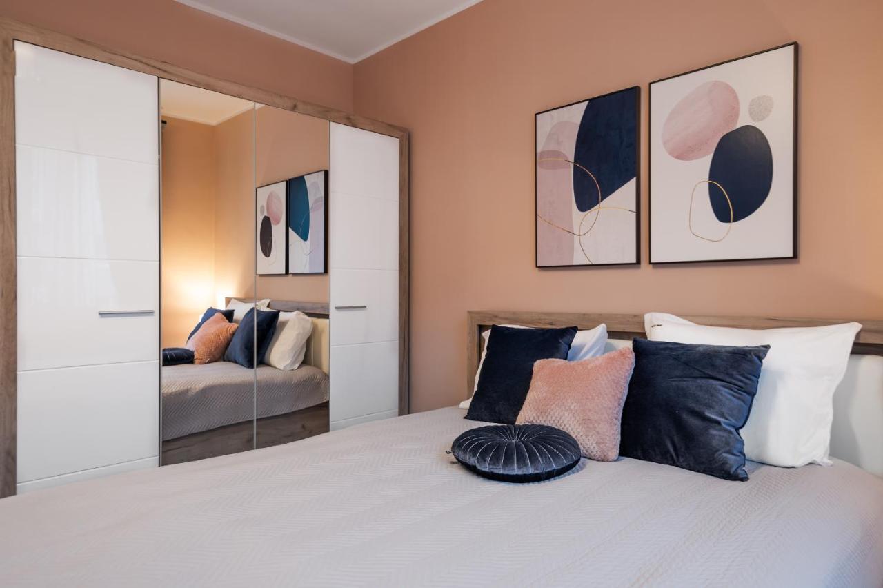 Cosy Green Apt Close To Macedonia Square 소피아 외부 사진