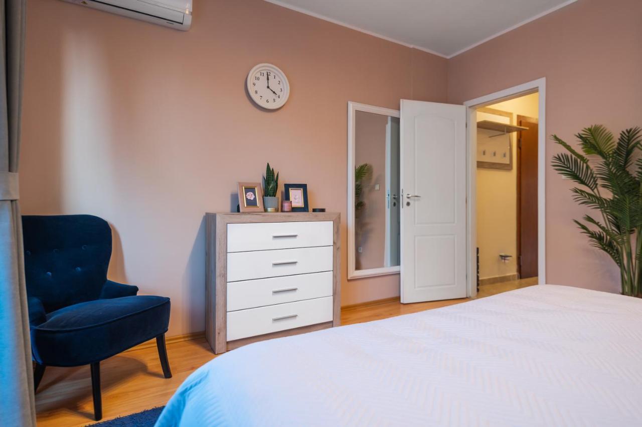 Cosy Green Apt Close To Macedonia Square 소피아 외부 사진